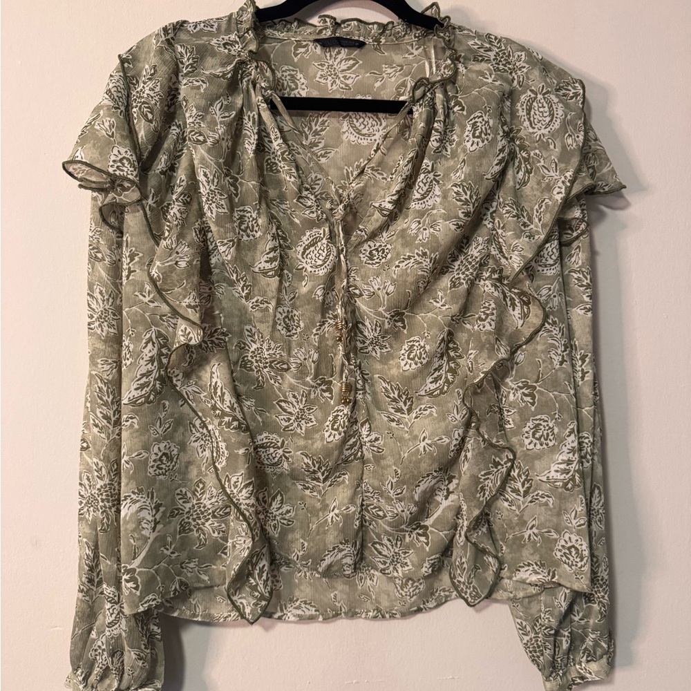 Zara Gray and White Ruffled Long Sleeve Blouse